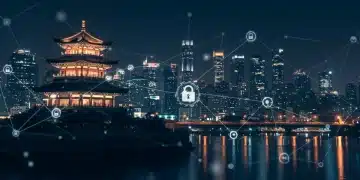 2025年中国区块链技术在网络防御中的应用，描绘了数据安全的新挑战和解决方案。